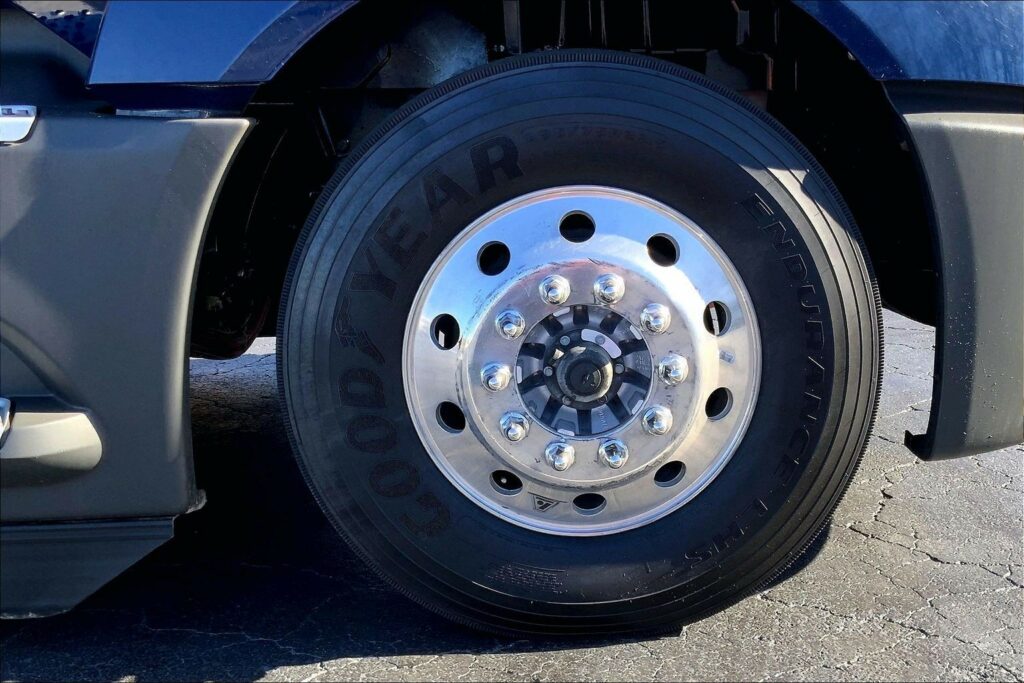 2021 CUM LT625 6×4 Day Cab