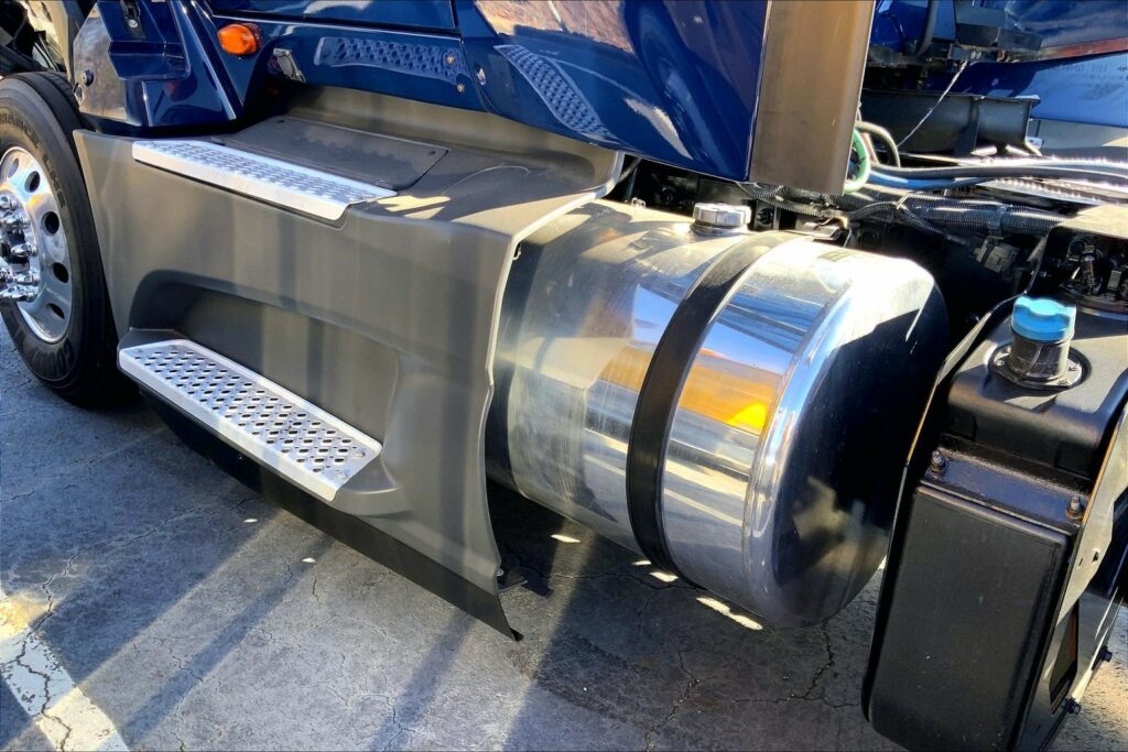 2021 CUM LT625 6×4 Day Cab