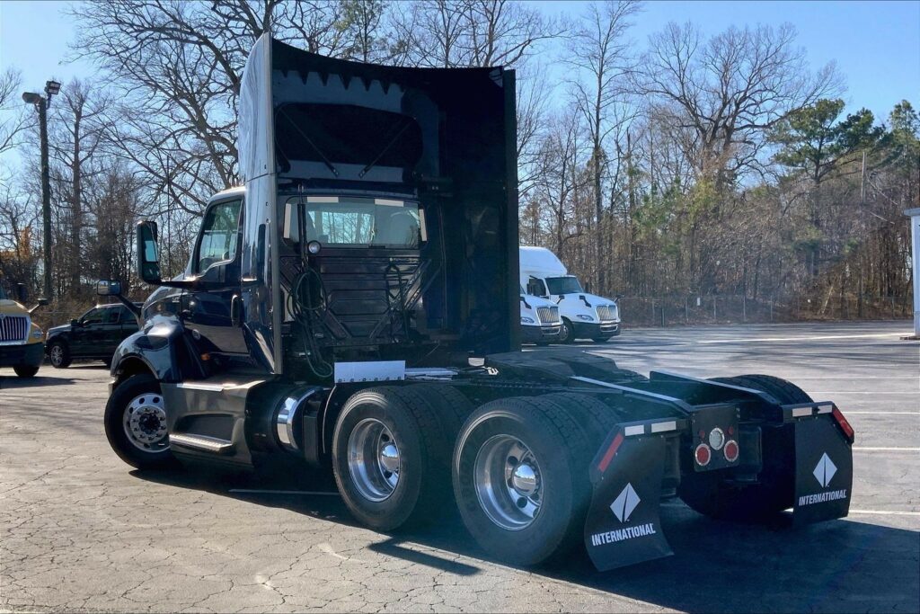 2021 CUM LT625 6×4 Day Cab