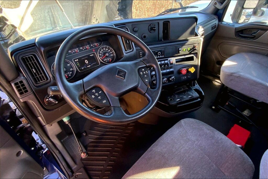 2021 CUM LT625 6×4 Day Cab