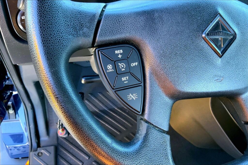 2021 CUM LT625 6×4 Day Cab