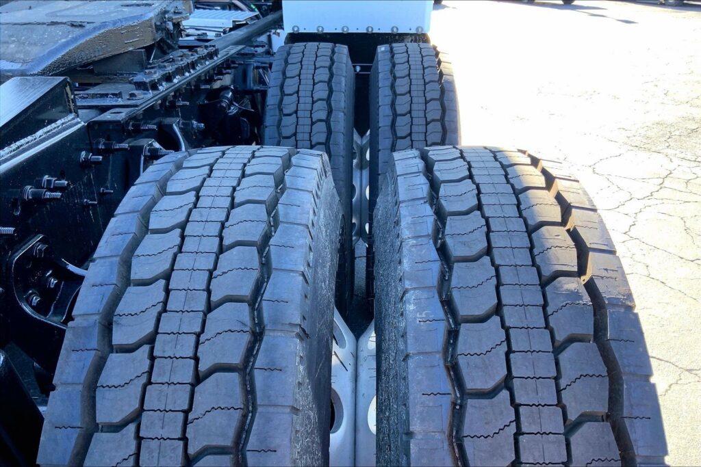 2021 CUM LT625 6×4 Day Cab