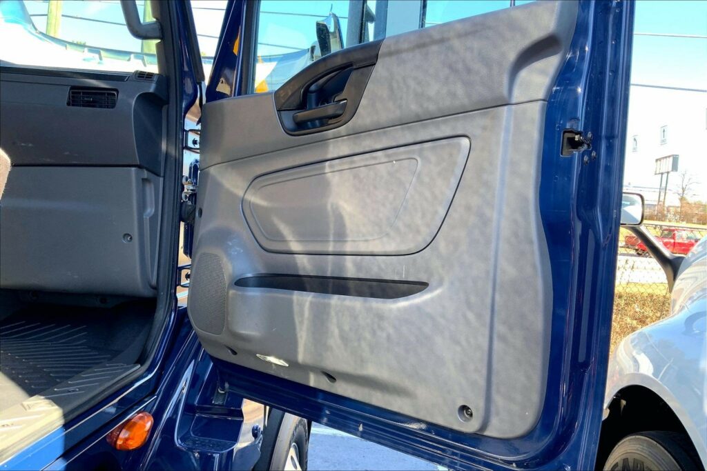 2021 CUM LT625 6×4 Day Cab