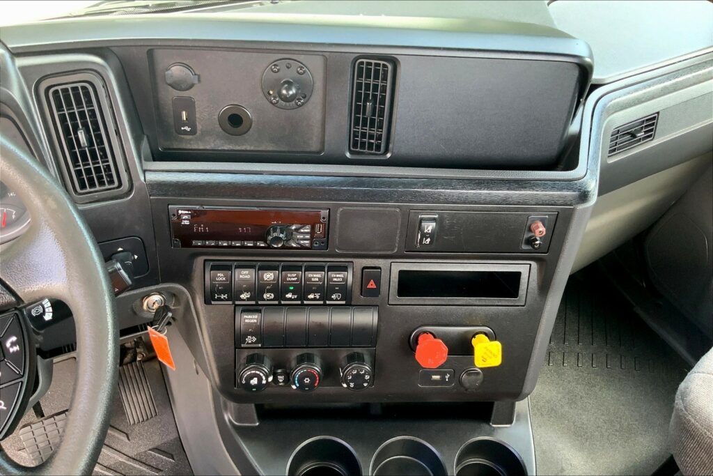 2020 CUM LT625 6×4 Day Cab