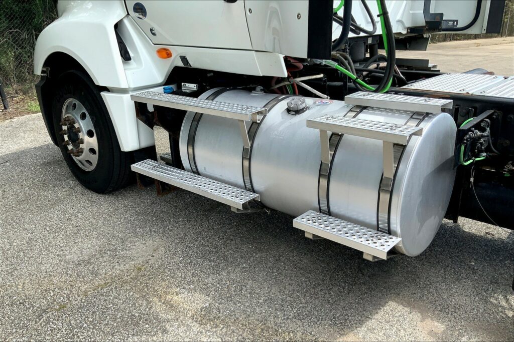 2020 CUM LT625 6×4 Day Cab