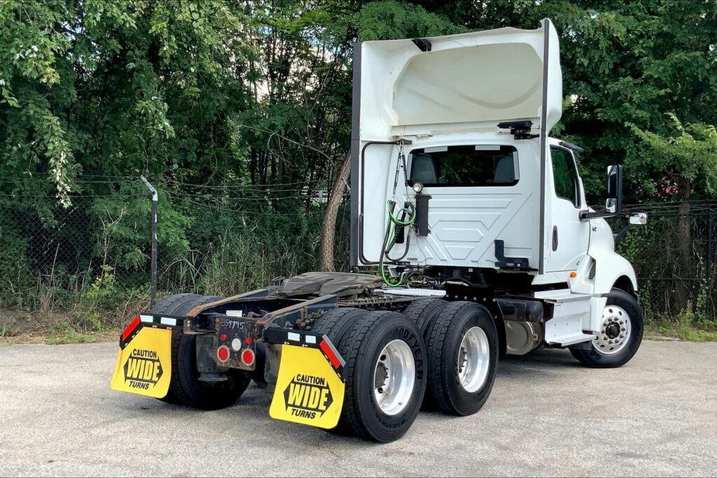 2020 CUM LT625 6×4 Day Cab