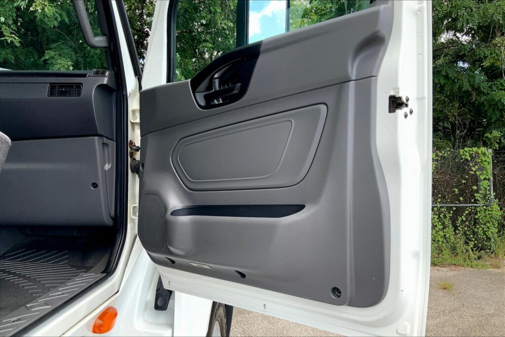 2020 CUM LT625 6×4 Day Cab