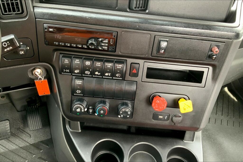 2020 CUM LT625 6×4 Day Cab