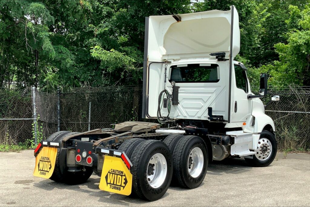 2020 CUM LT625 6×4 Day Cab