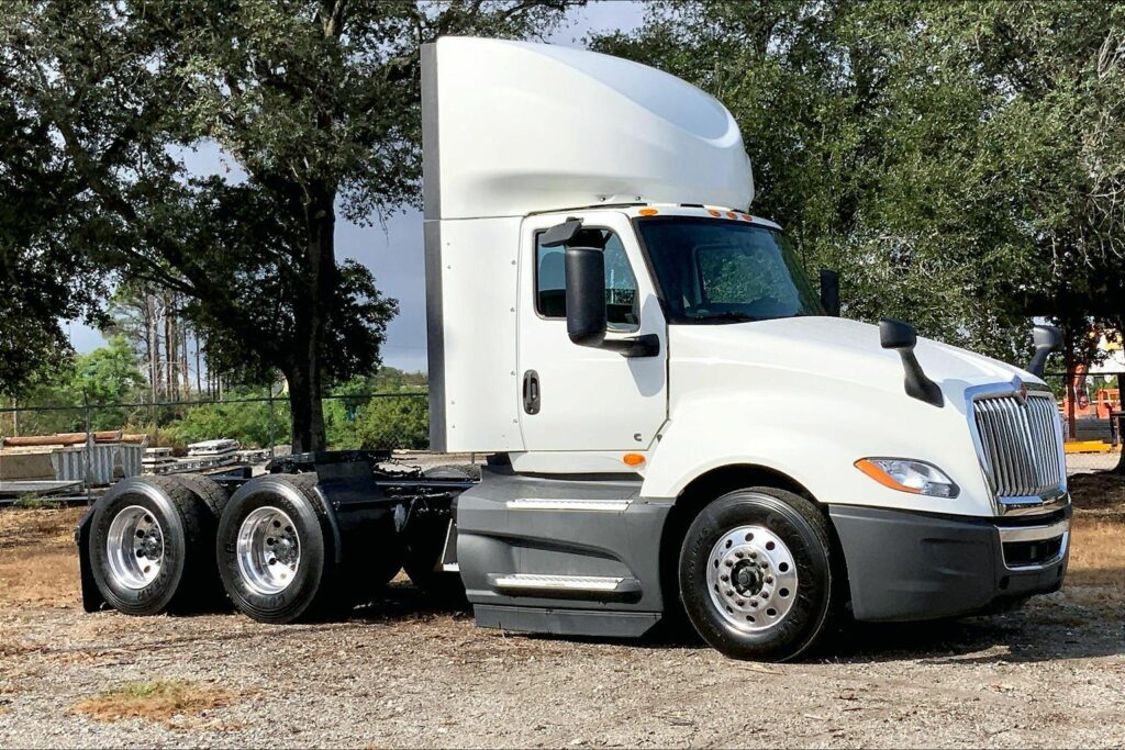 2021 CUM LT625 6×4 Day Cab