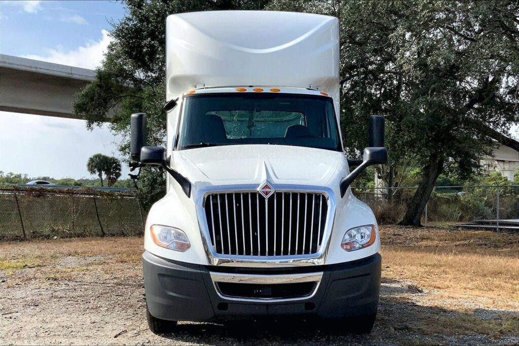 2021 CUM LT625 6×4 Day Cab