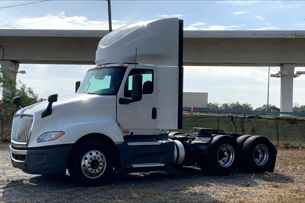 2021 CUM LT625 6×4 Day Cab