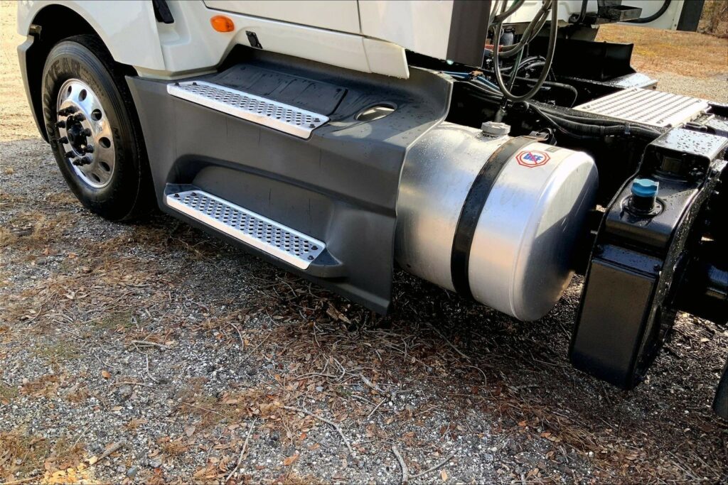 2021 CUM LT625 6×4 Day Cab