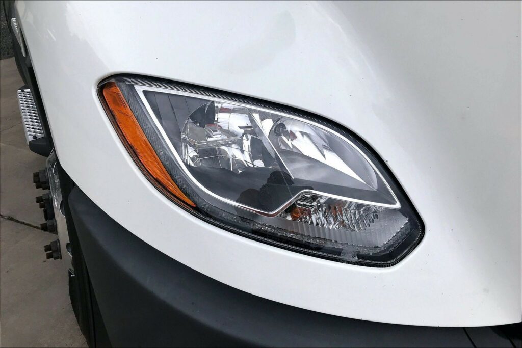 2022 CUM LT625 6×4 Sleeper