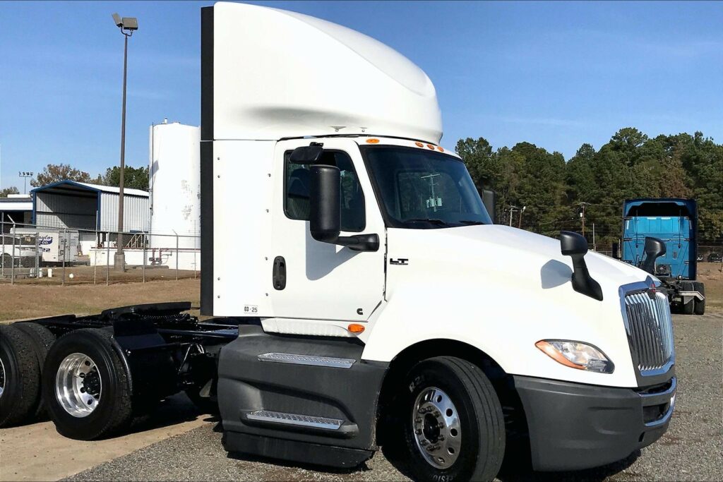 2021 CUM LT625 6×4 Day Cab