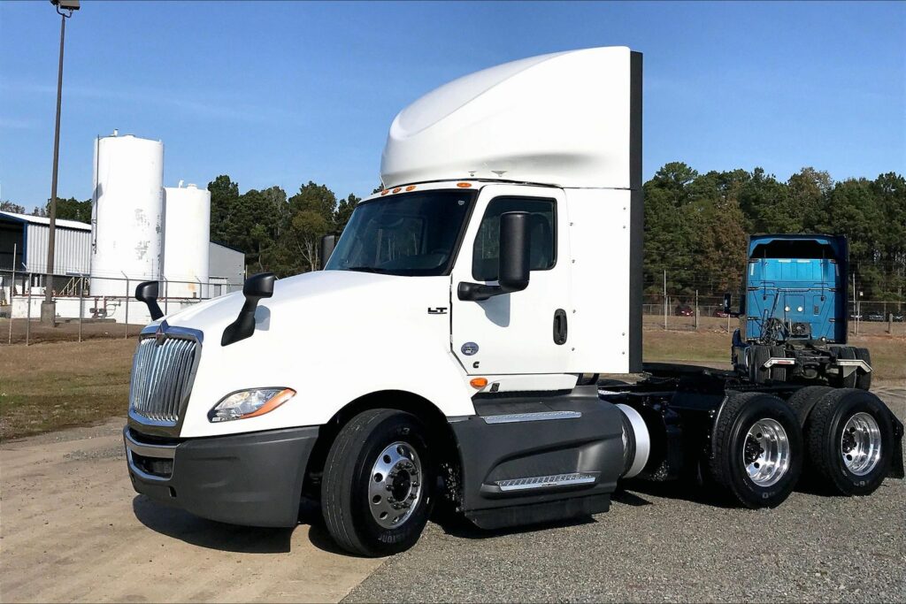 2021 CUM LT625 6×4 Day Cab