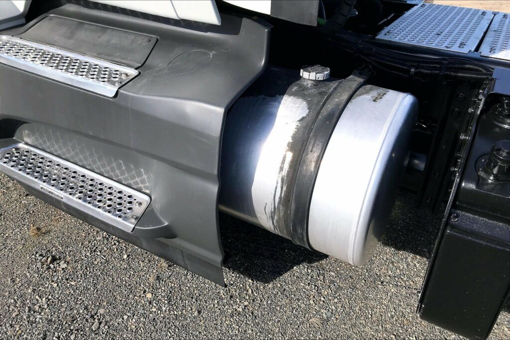 2021 CUM LT625 6×4 Day Cab