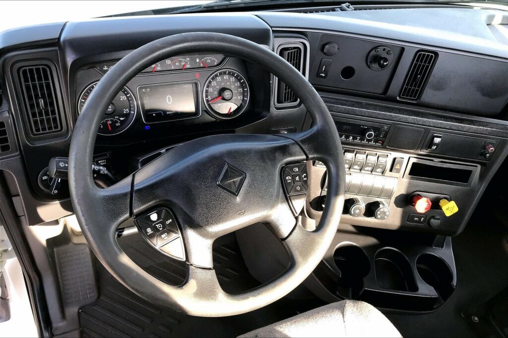 2021 CUM LT625 6×4 Day Cab