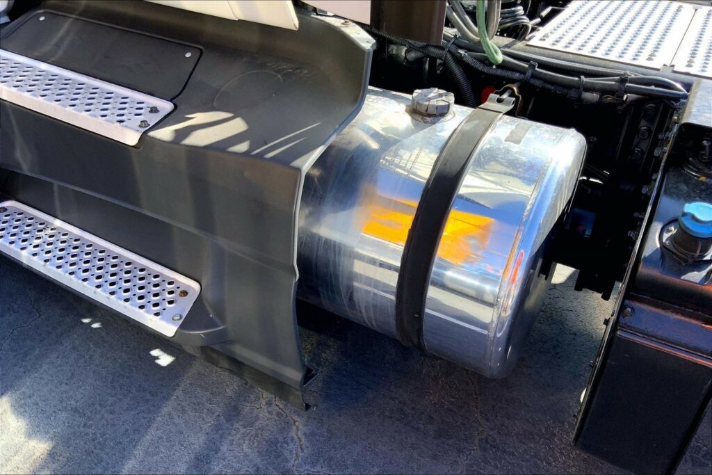 2020 CUM LT625 6×4 Day Cab