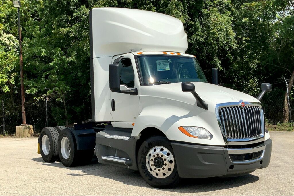 2021 CUM LT625 6×4 Day Cab