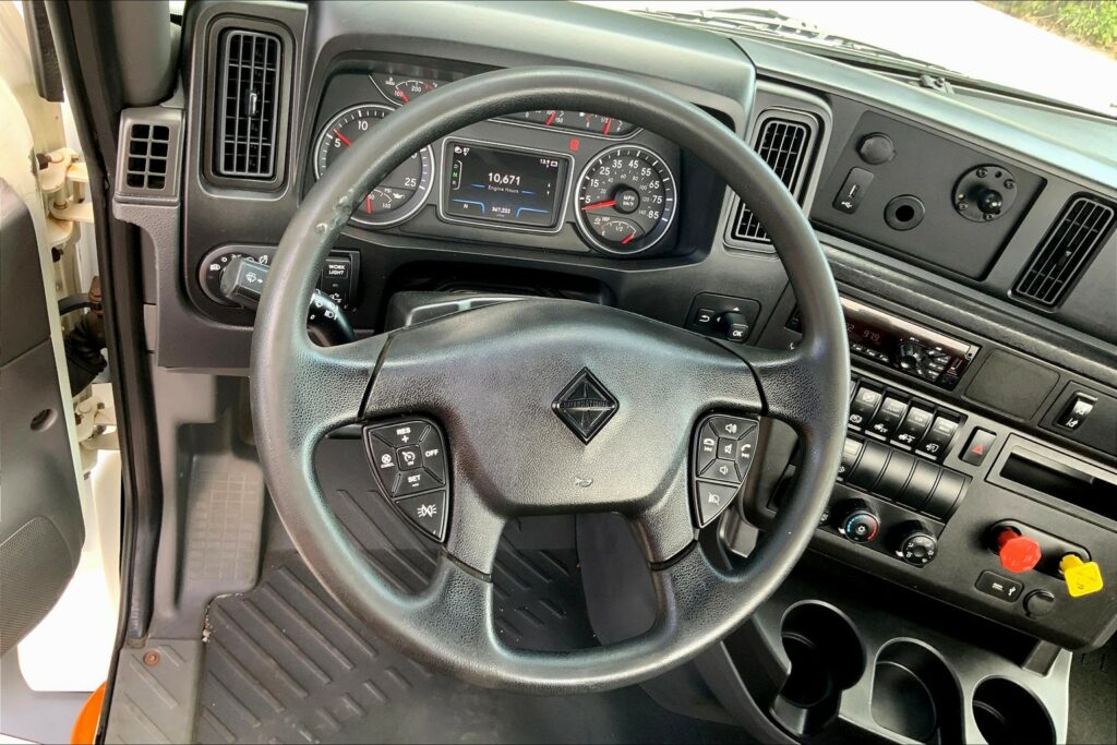 2021 CUM LT625 6×4 Day Cab