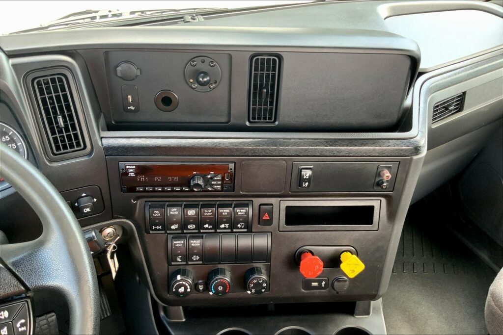 2021 CUM LT625 6×4 Day Cab