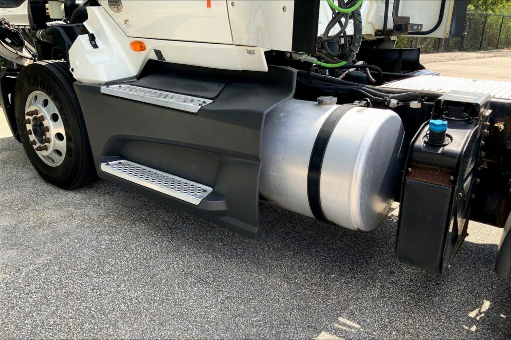 2021 CUM LT625 6×4 Day Cab