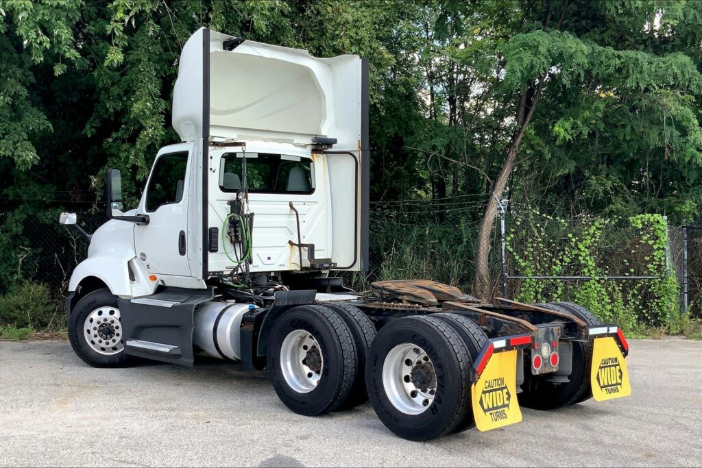 2021 CUM LT625 6×4 Day Cab