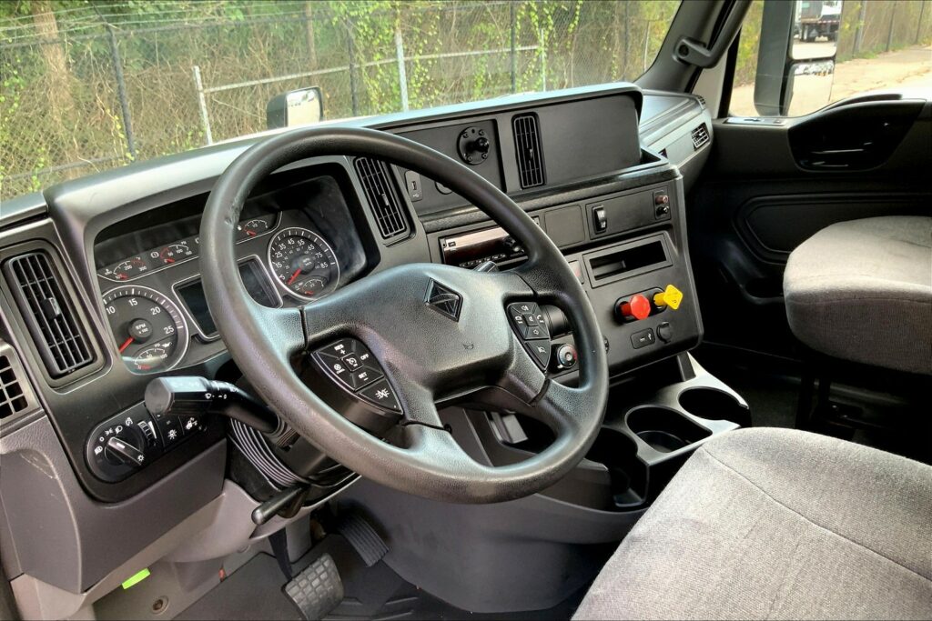 2021 CUM LT625 6×4 Day Cab