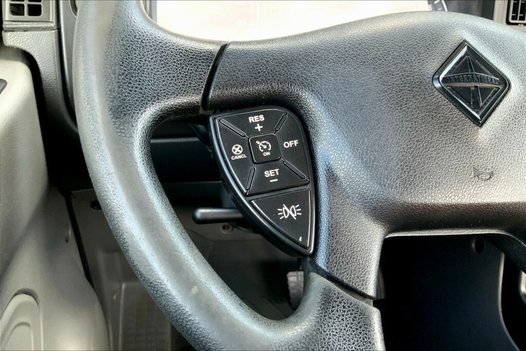 2021 CUM LT625 6×4 Day Cab