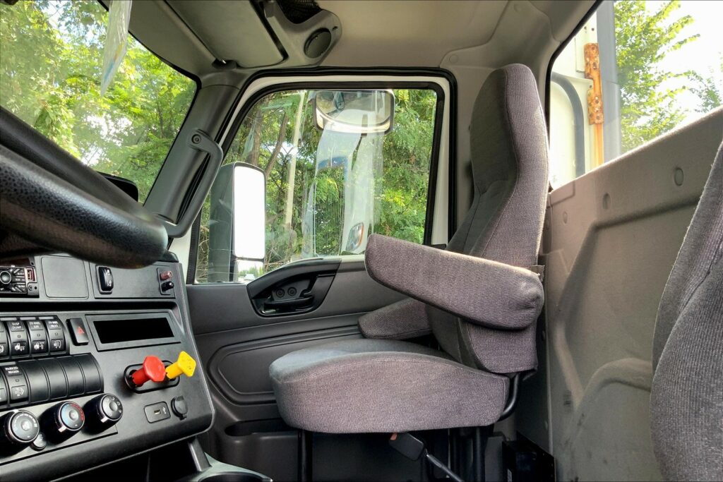 2021 CUM LT625 6×4 Day Cab