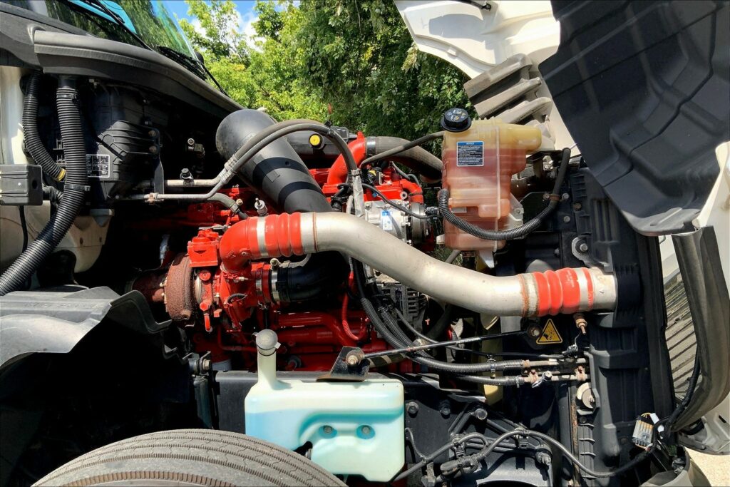 2021 CUM LT625 6×4 Day Cab