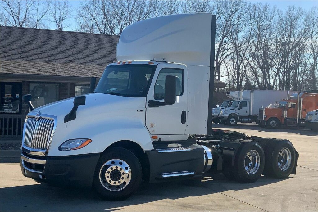 2021 CUM LT625 6×4 Day Cab