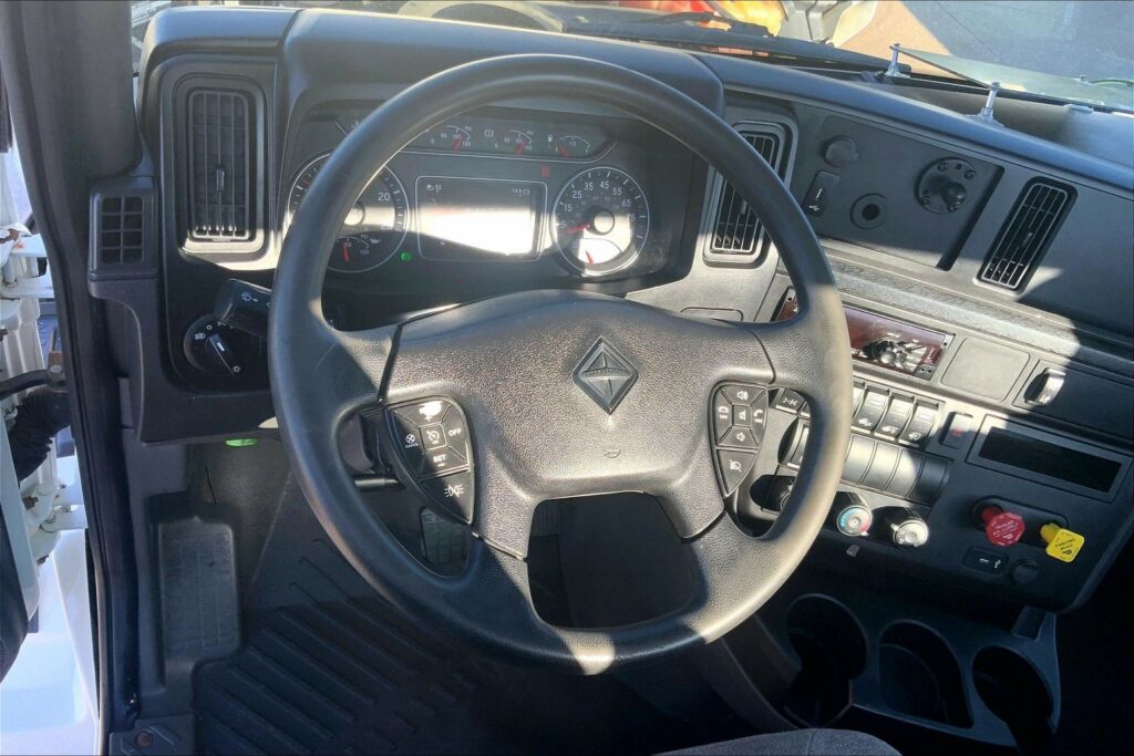 2021 CUM LT625 6×4 Day Cab