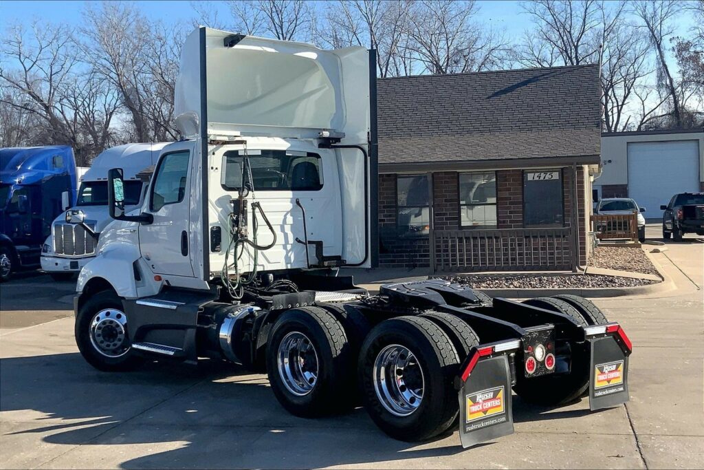 2021 CUM LT625 6×4 Day Cab