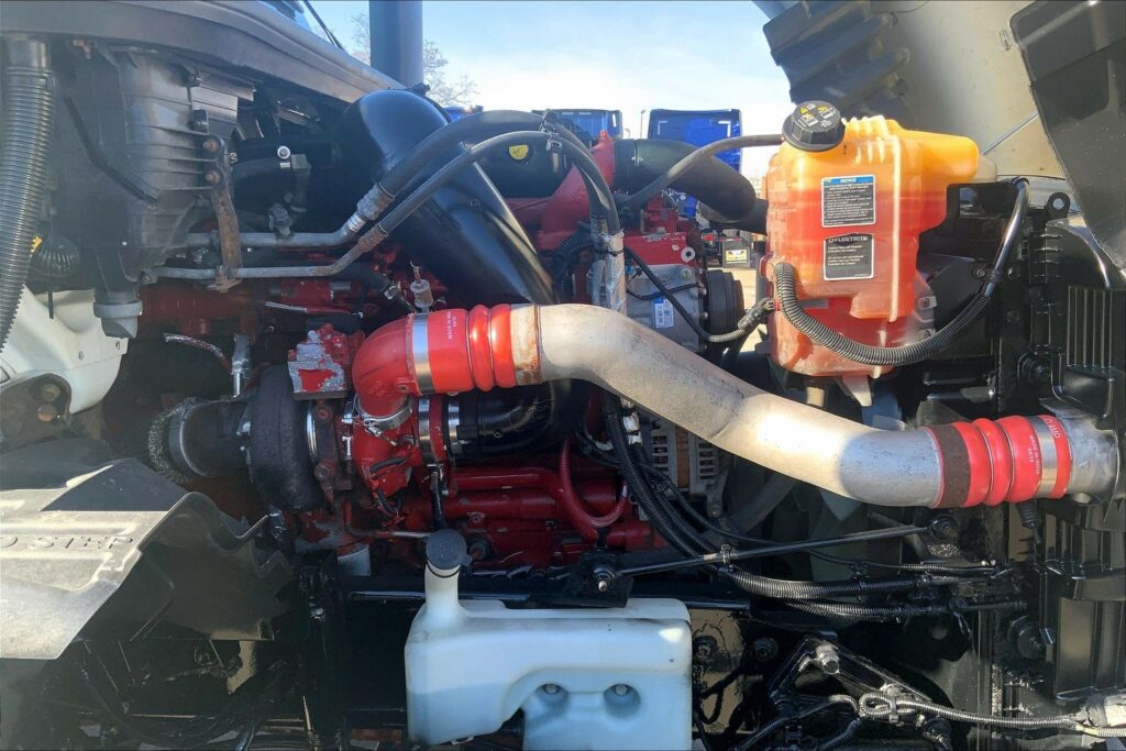 2021 CUM LT625 6×4 Day Cab