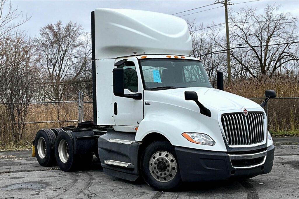 2021 CUM LT625 6×4 Day Cab