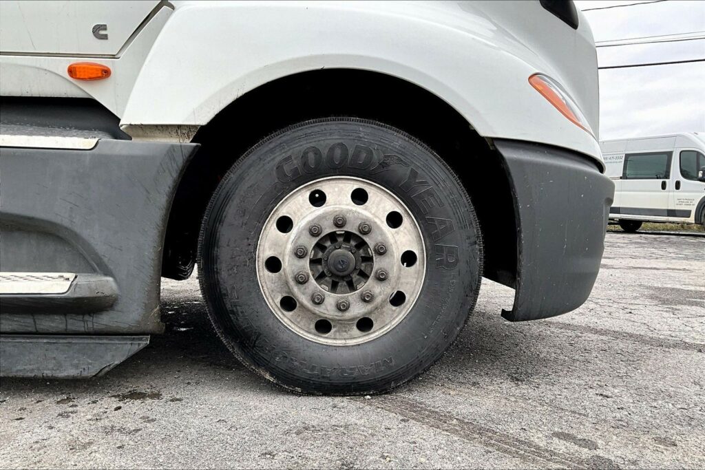 2021 CUM LT625 6×4 Day Cab