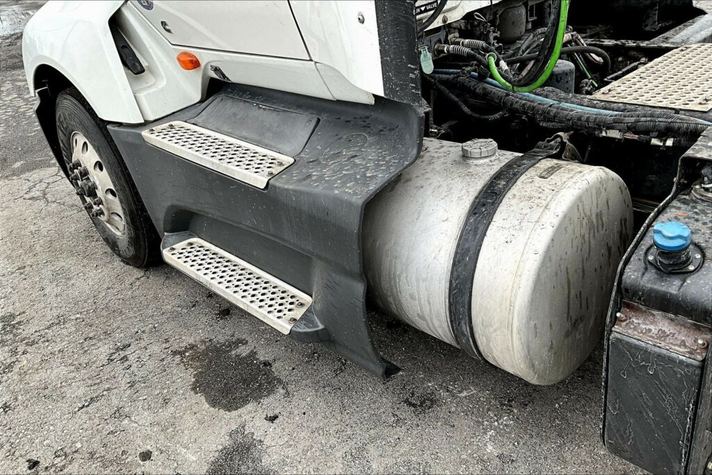 2021 CUM LT625 6×4 Day Cab