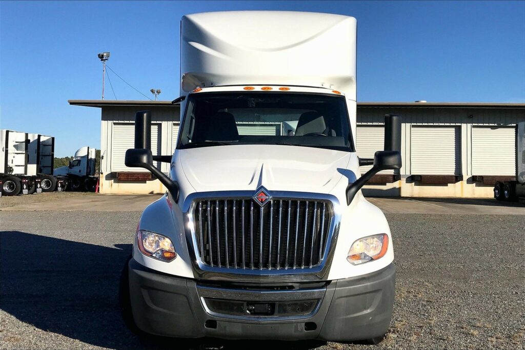 2021 CUM LT625 6×4 Day Cab