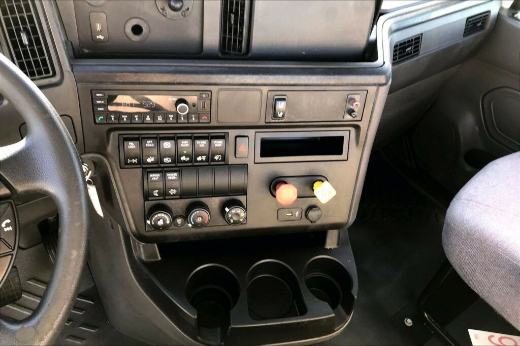 2021 CUM LT625 6×4 Day Cab