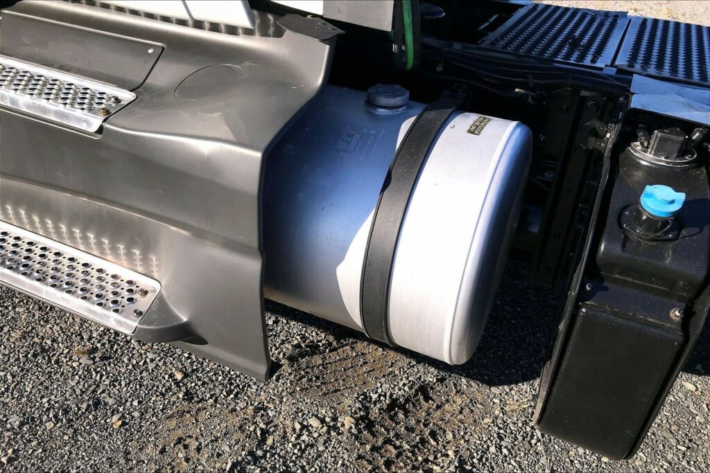 2021 CUM LT625 6×4 Day Cab