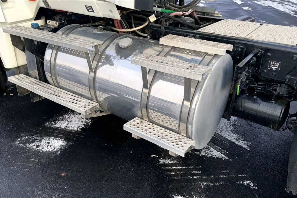 2020 CUM LT625 6×4 Day Cab