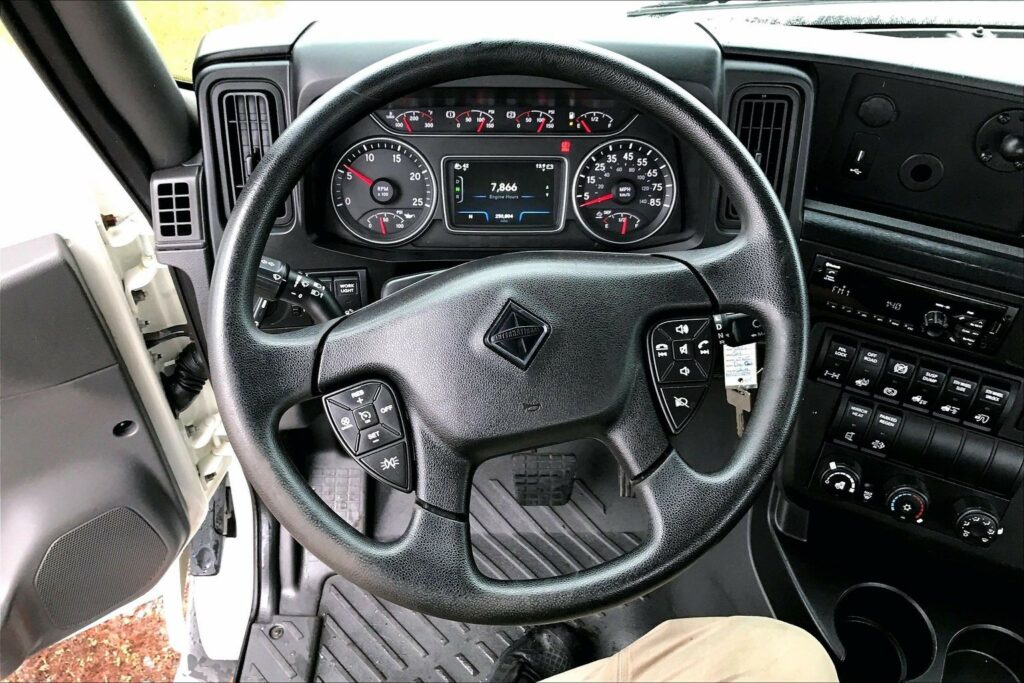 2021 CUM LT625 6×4 Day Cab