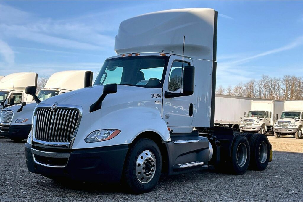 2021 CUM LT625 6×4 Day Cab