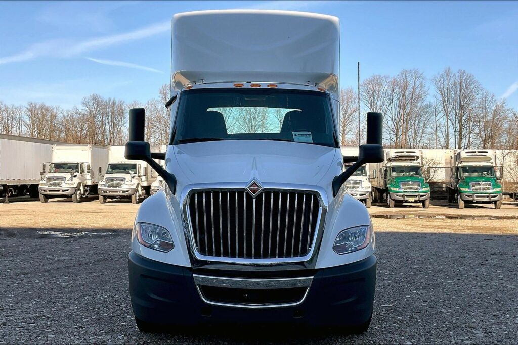 2021 CUM LT625 6×4 Day Cab