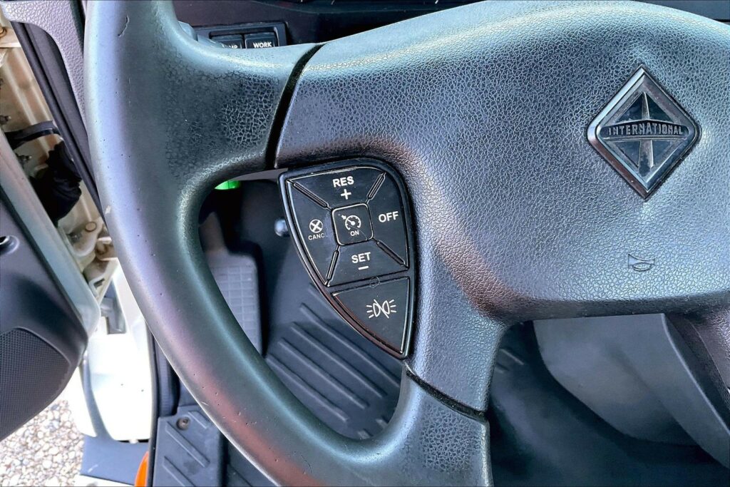 2021 CUM LT625 6×4 Day Cab