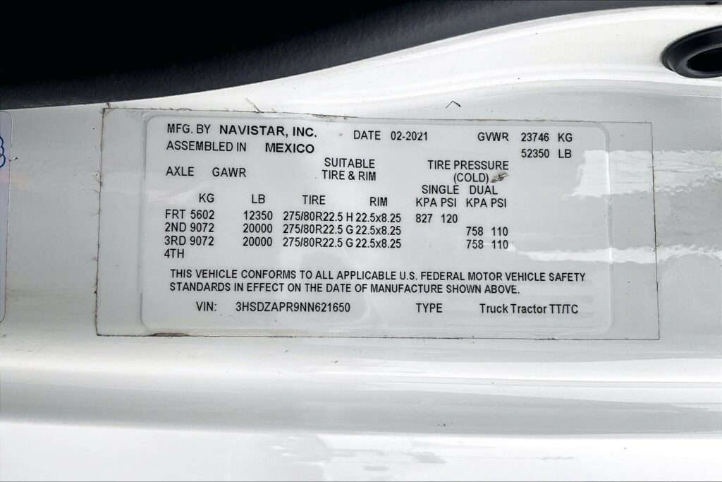 2022 CUM LT625 6×4 Sleeper