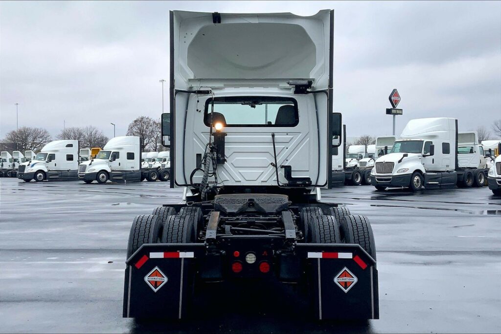 2021 CUM LT625 6×4 Day Cab