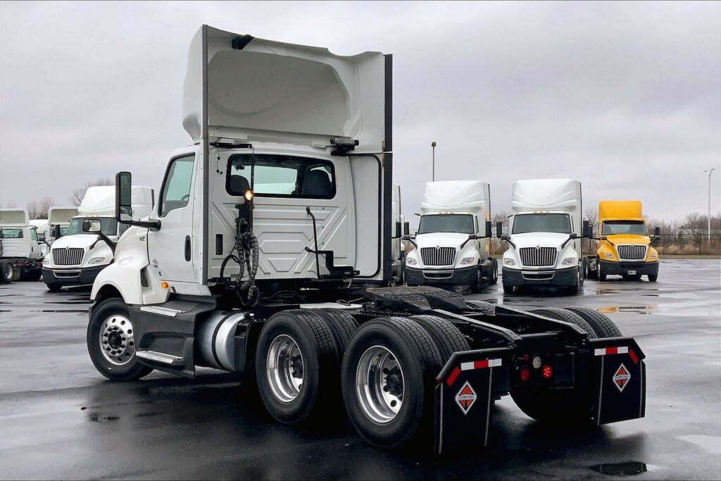 2021 CUM LT625 6×4 Day Cab